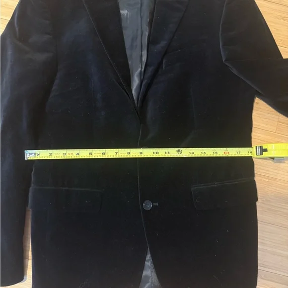Kenneth Cole New York Men’s Elegant Black Velvet Blazer